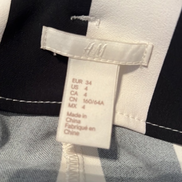 🎉MOVING SALE🎉 H&M Striped Trousers - Picture 6 of 6